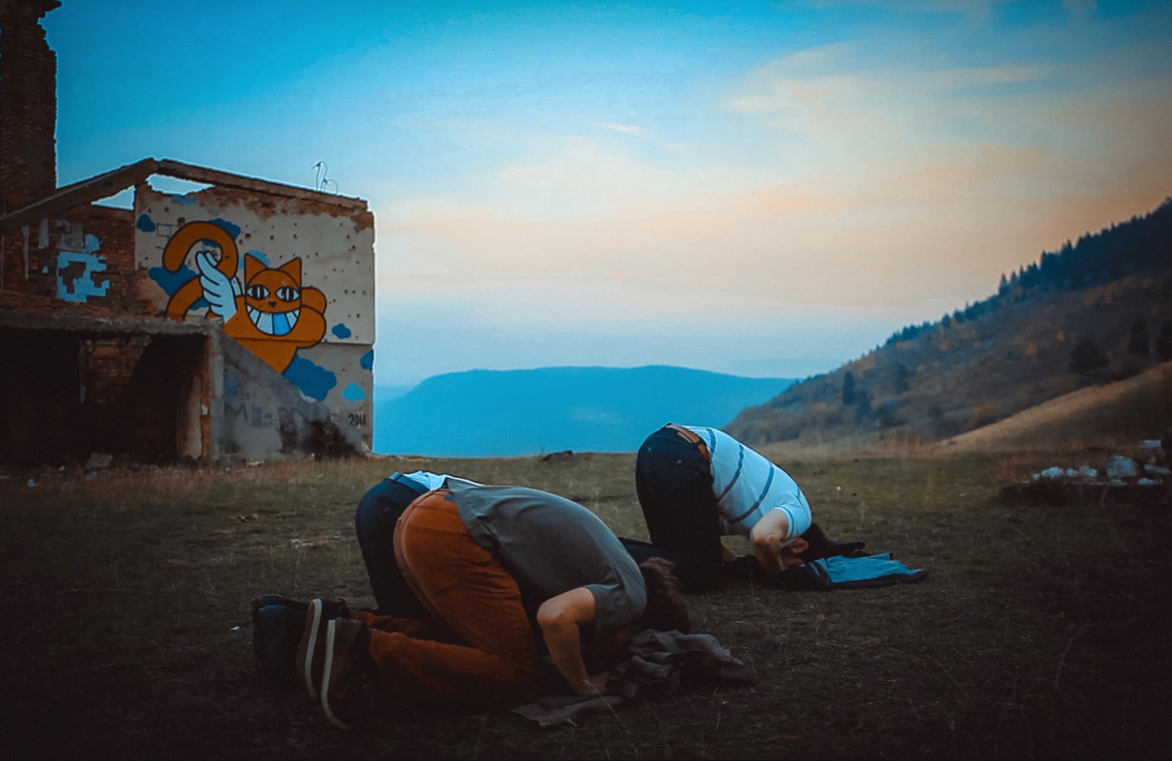 Prière dans les collines de Bosnie, là où le projet Repères & Vocations est né